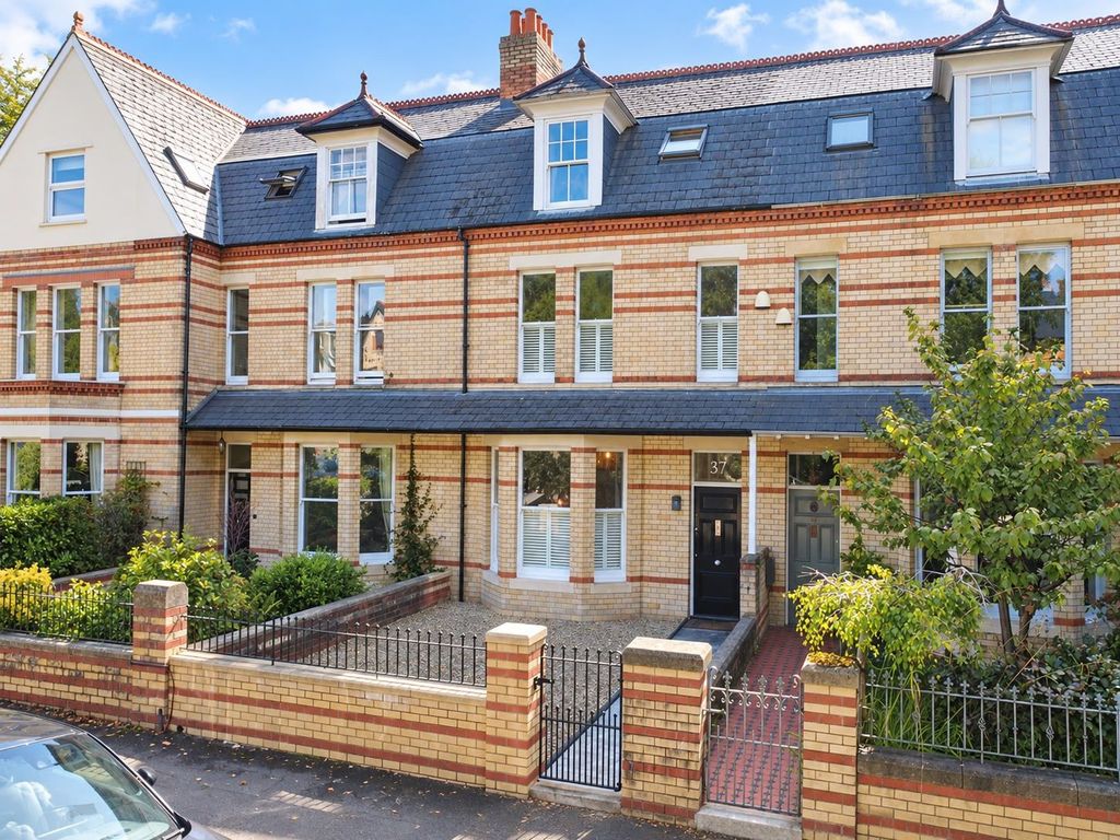 Property photo 1 of 30