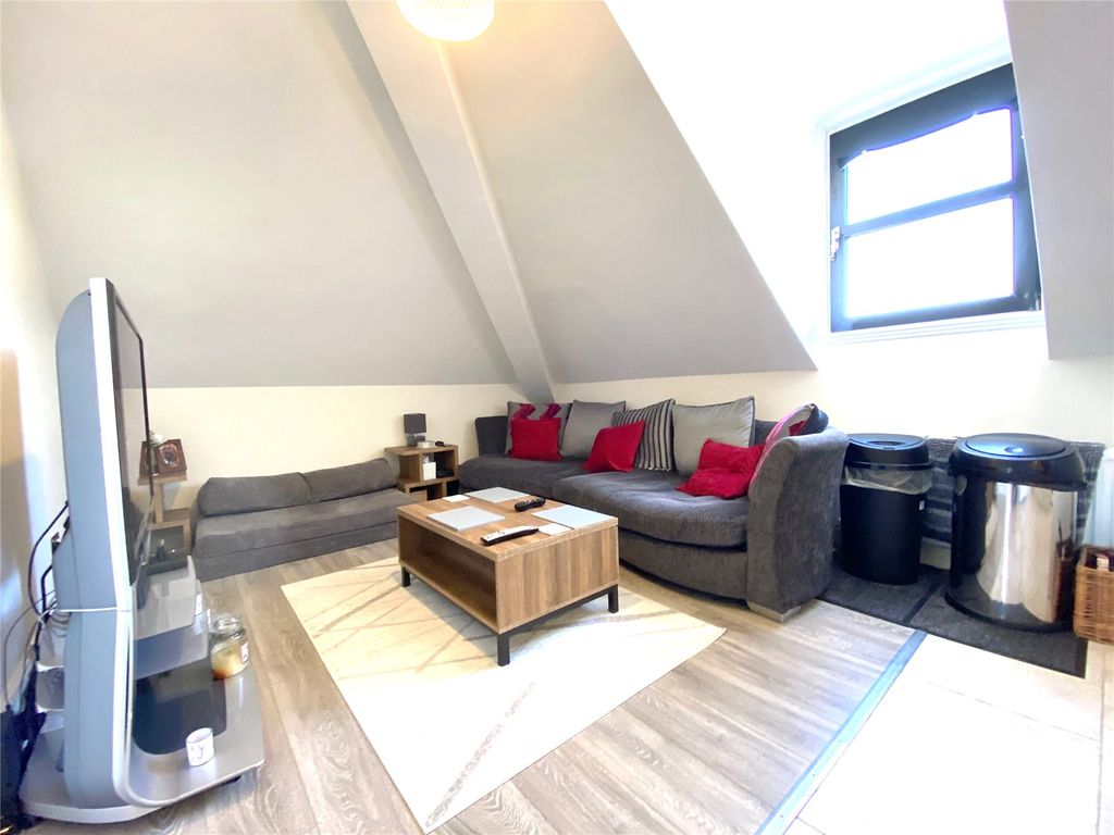 Property photo 3 of 9 Picture 3