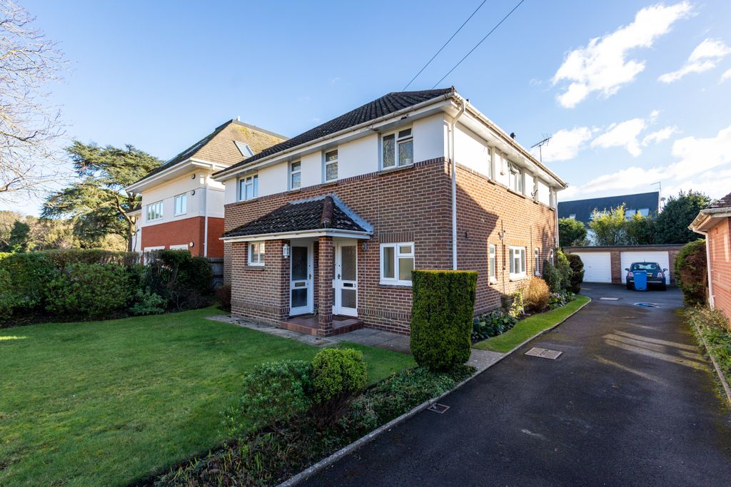 Property photo 1 of 8 Front