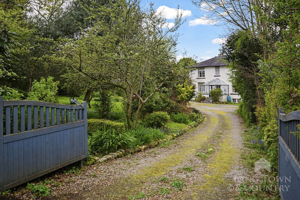 Property photo 1 of 48