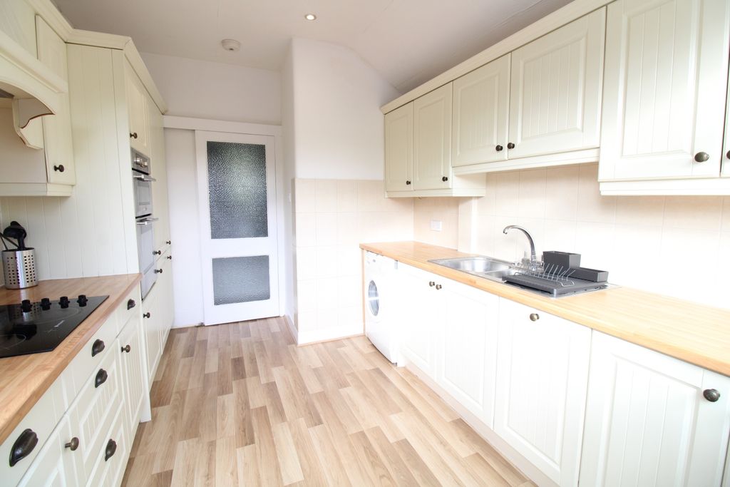 Property photo 2 of 7 Img_2410