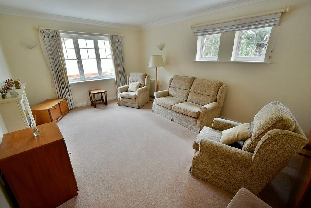 Property photo 2 of 11