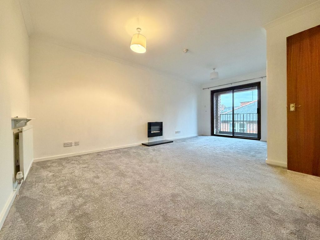 Property photo 2 of 8 Lounge Dining