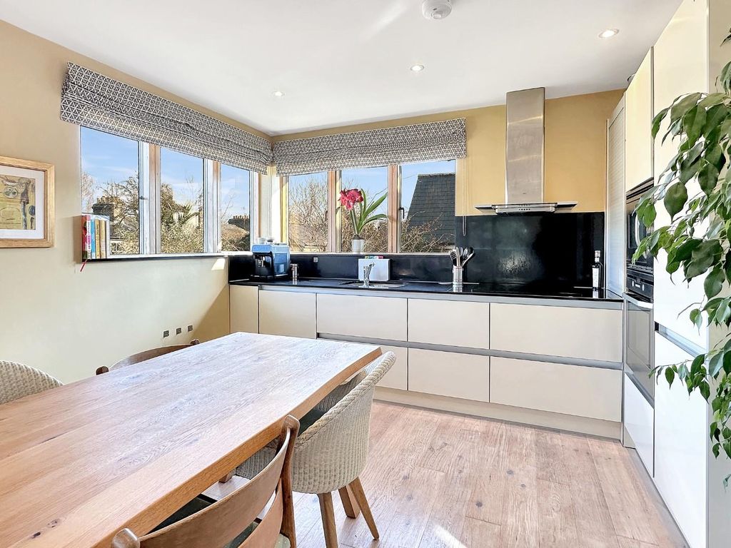 Property photo 3 of 17 042d5056Efdf85394772E6c1ee800Cdcf5E7589B.Jpg