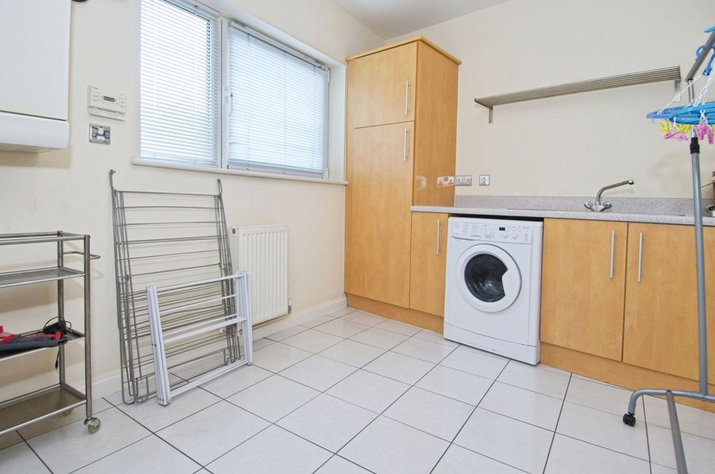 Property photo 3 of 20 Separate Kitchen