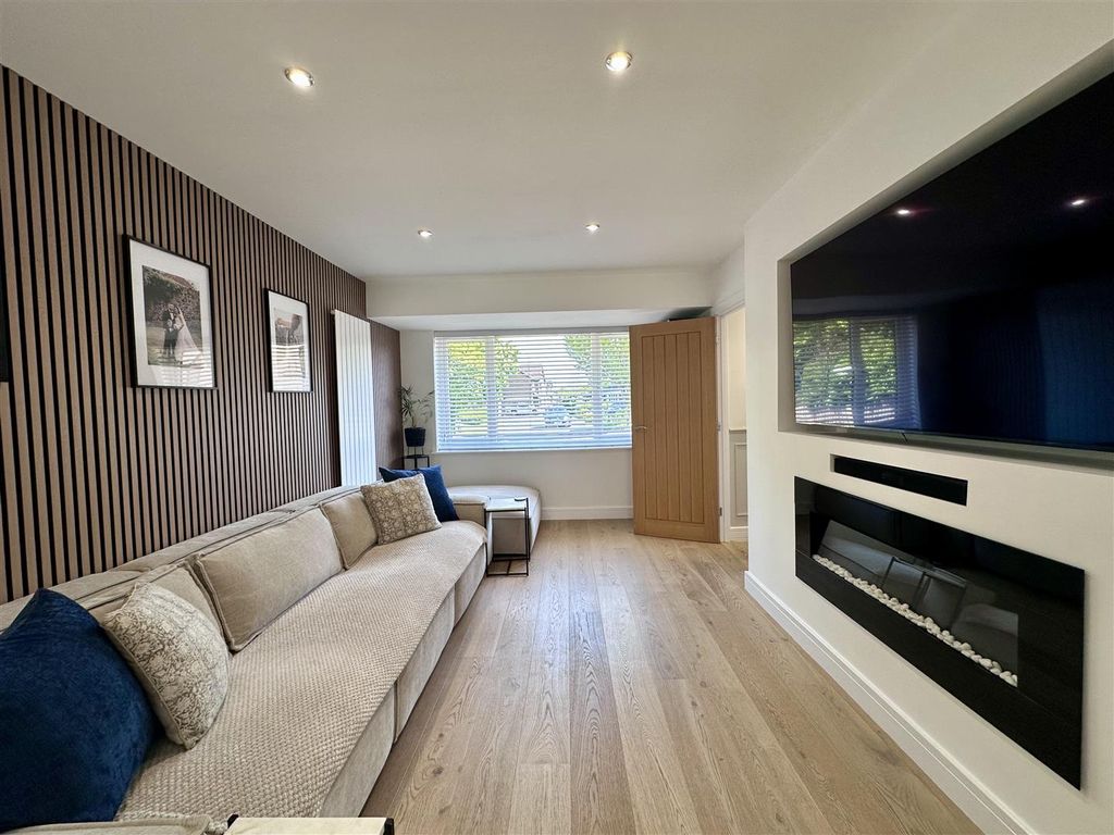 Property photo 3 of 28 Tempimagepyxsix.Jpg