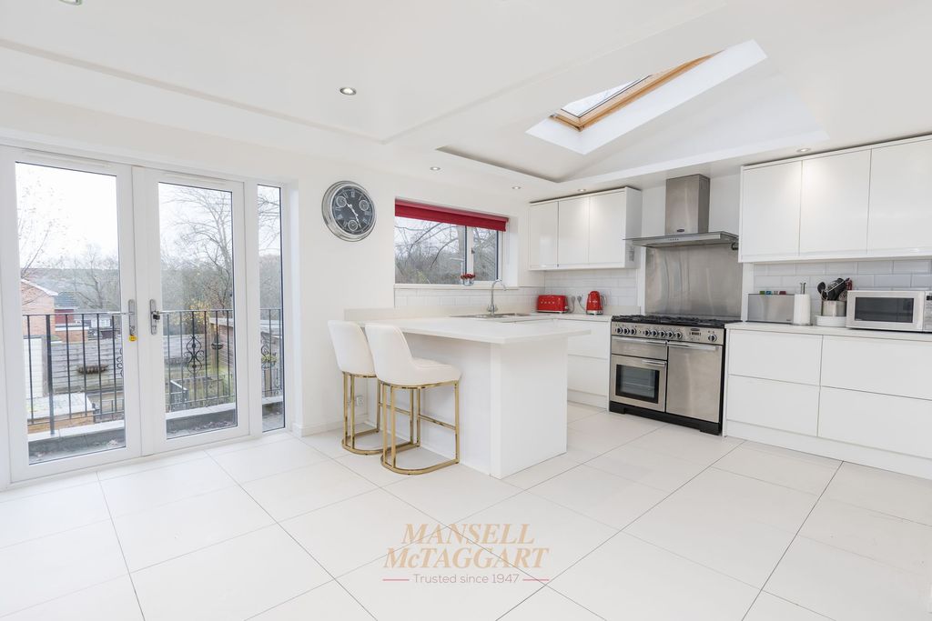 Property photo 2 of 23