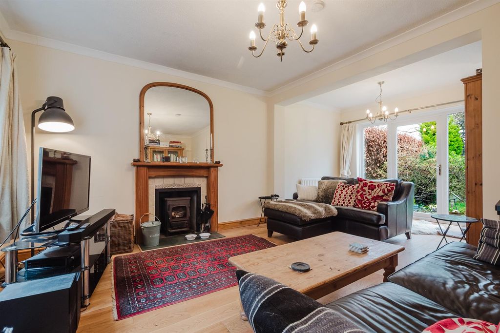 Property photo 3 of 17 P2122170.Jpg