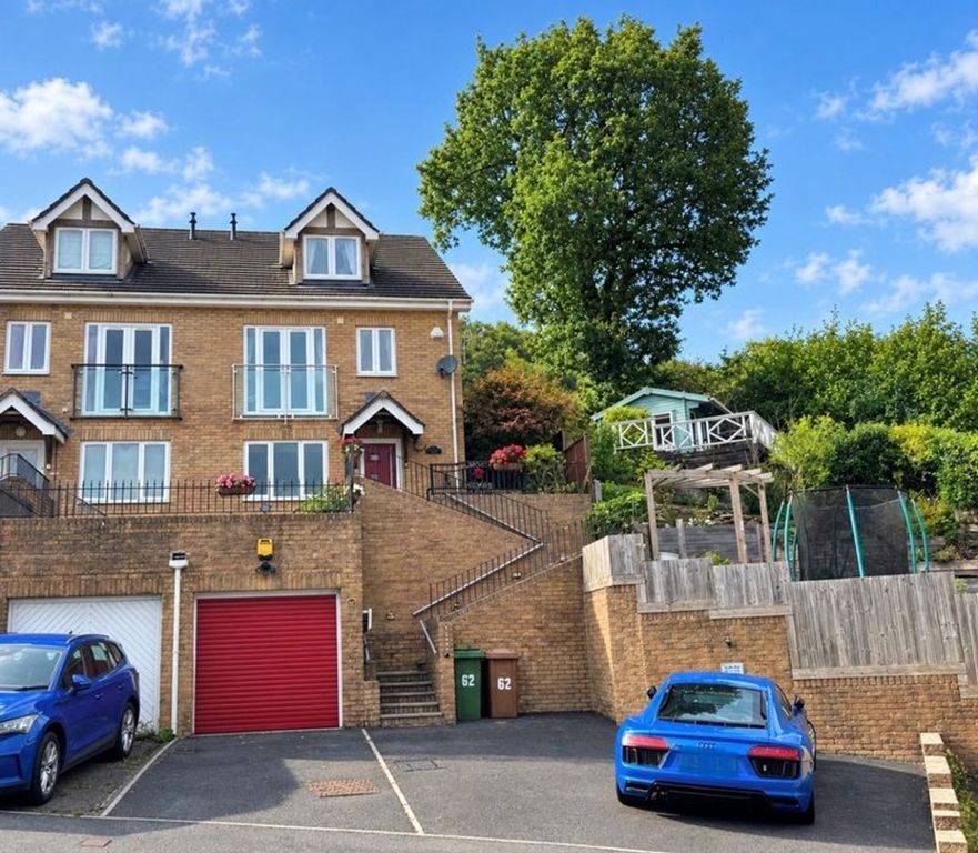Property photo 1 of 40