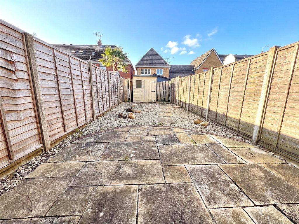 Property photo 2 of 10 Garden 2.Jpg