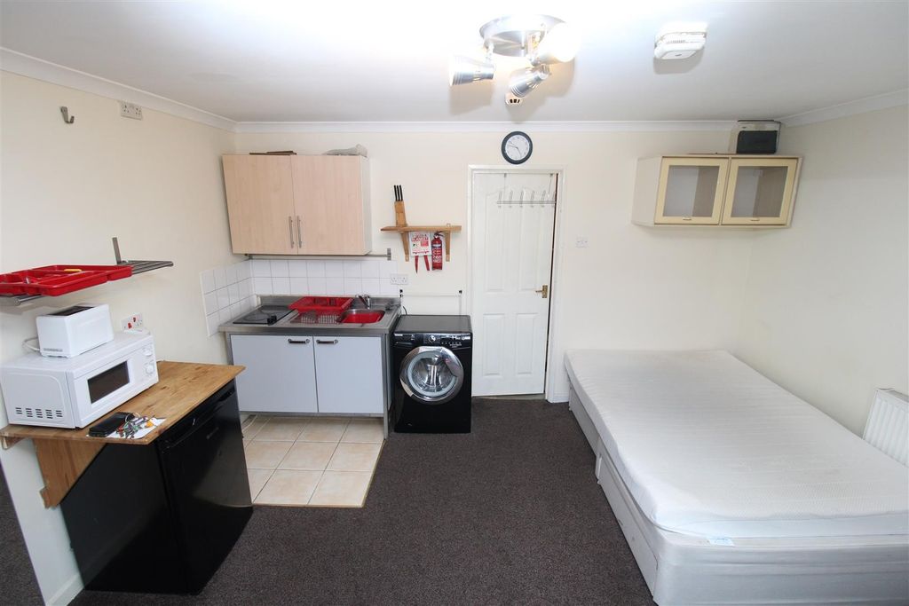 Property photo 1 of 4 Bright Studio Kitchen Area With Modern Appliances...
