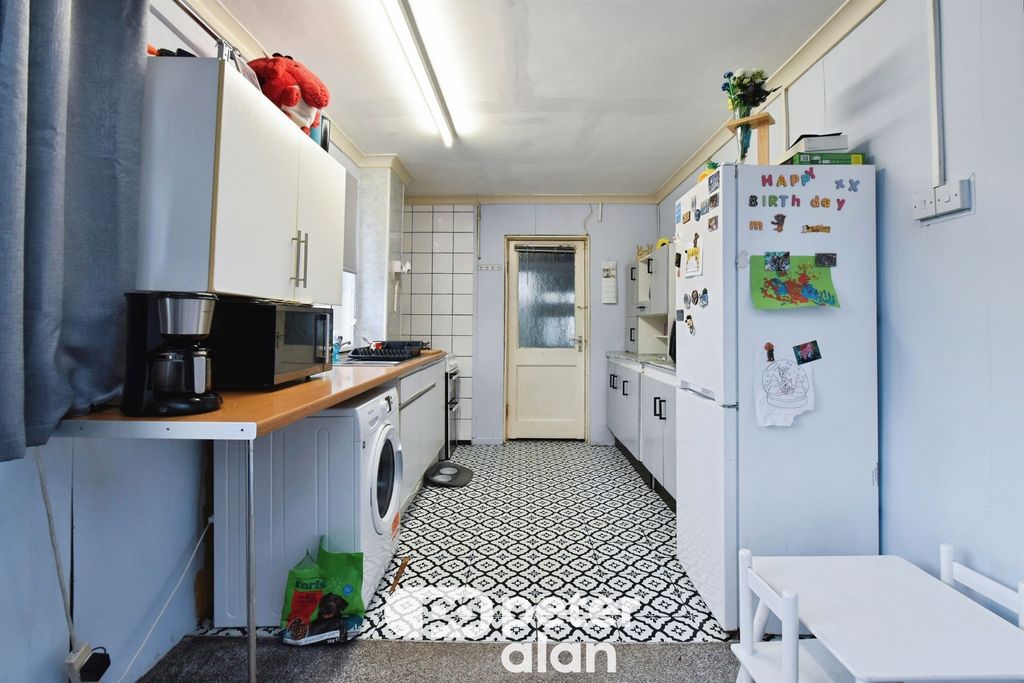 Property photo 3 of 16
