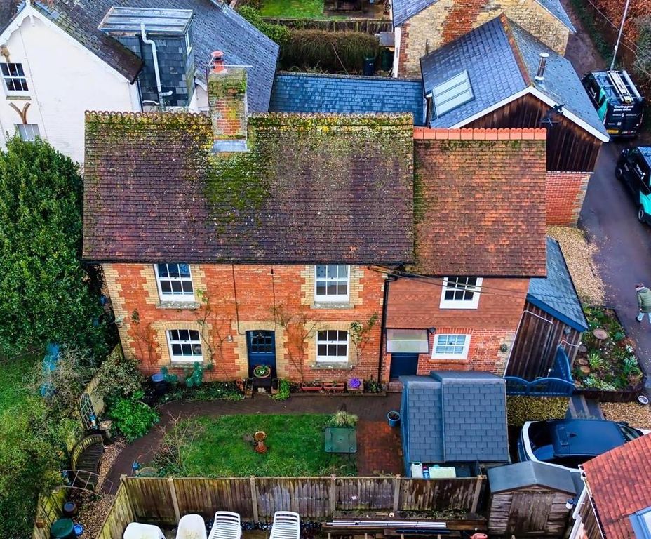 Property photo 1 of 10 Front