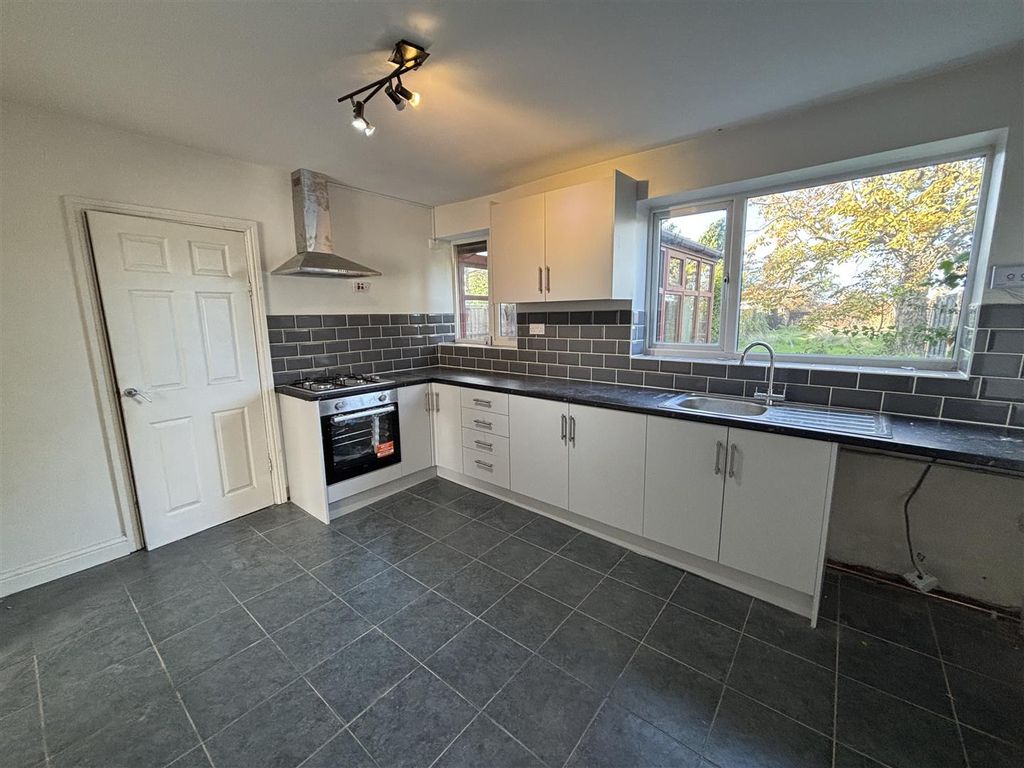 Property photo 1 of 13 Kitchen