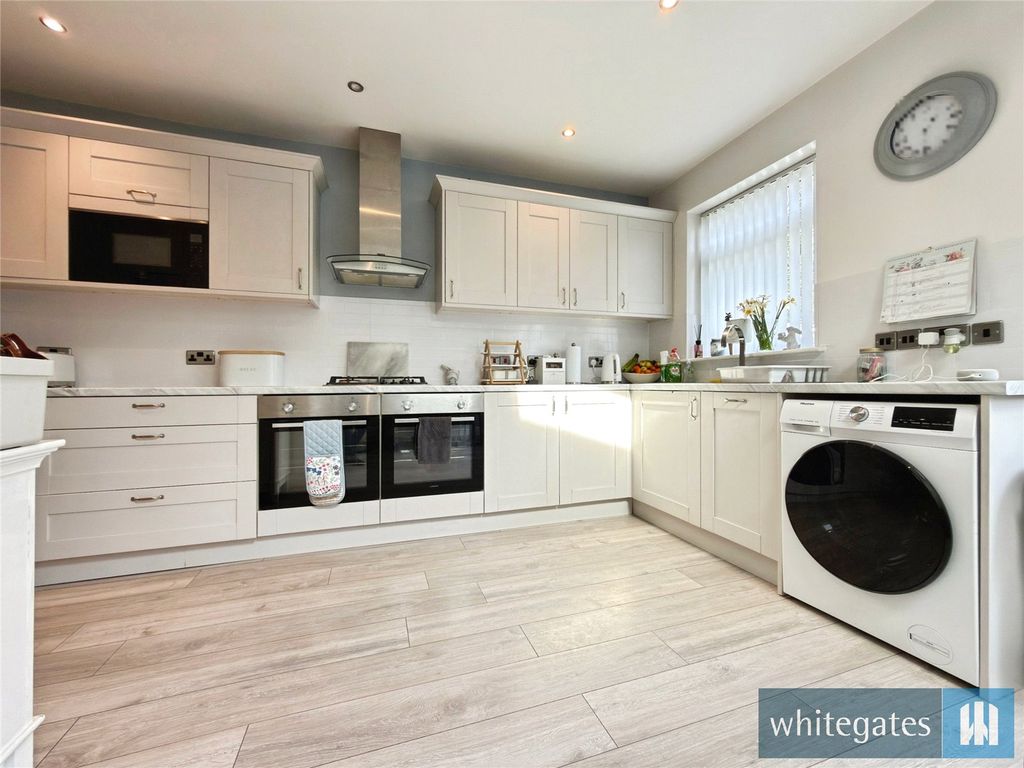 Property photo 2 of 23 Picture No. 21