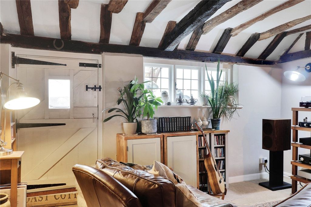 Property photo 2 of 11 Sitting Room