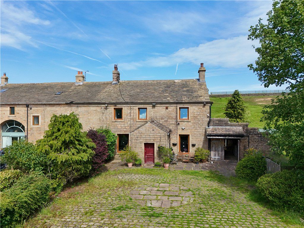 Property photo 1 of 27 External