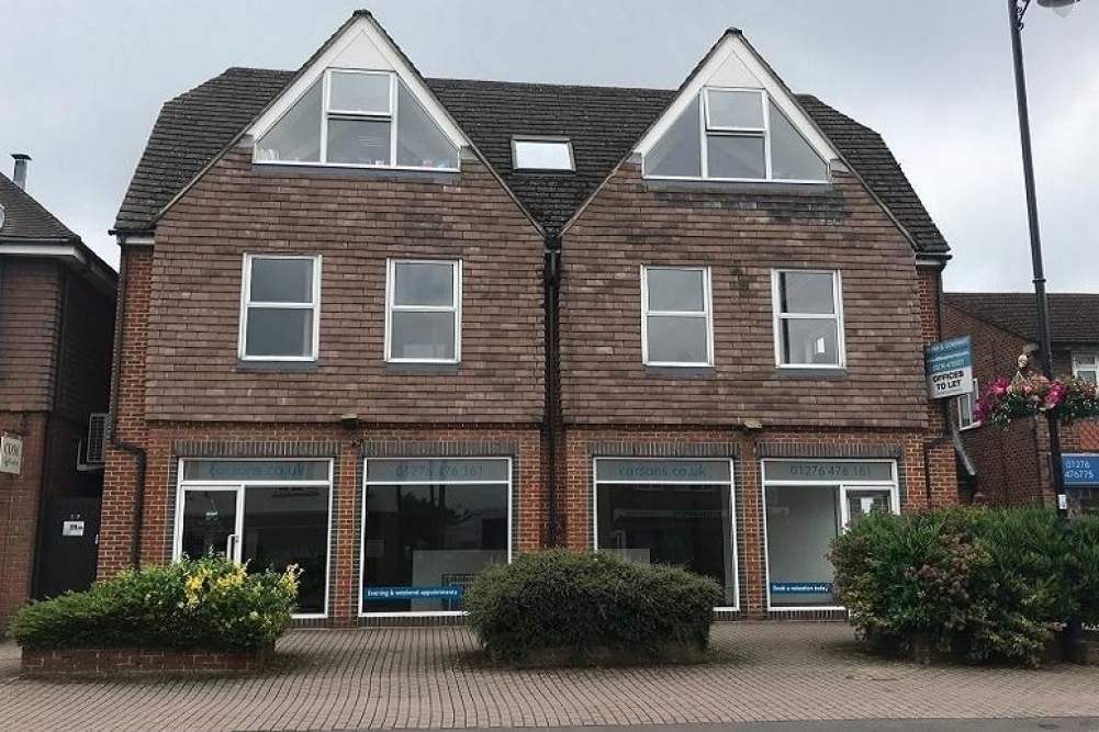 Property photo 1 of 3 39 Guildford Road, Lightwater Gu18