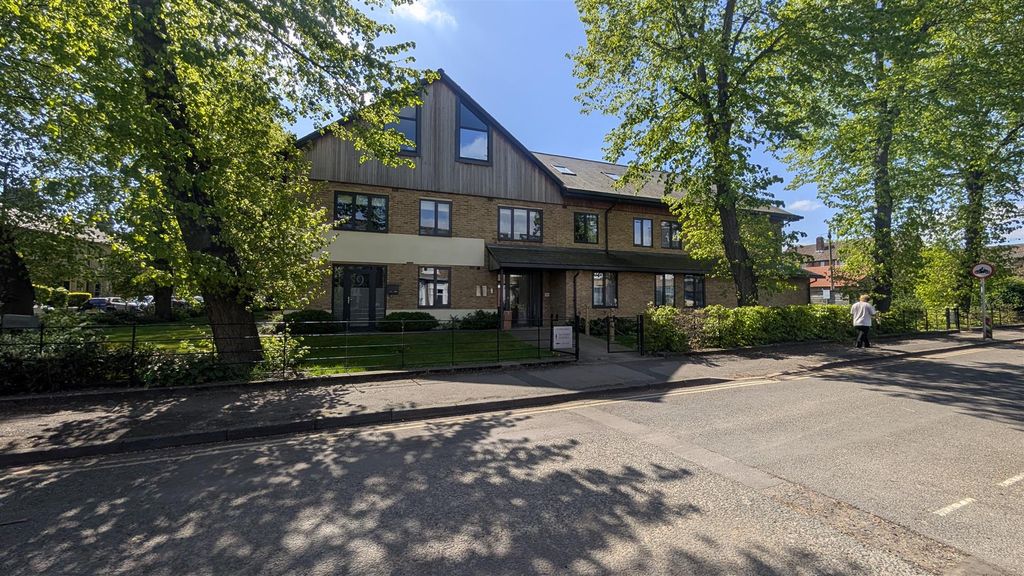 Property photo 2 of 11 External