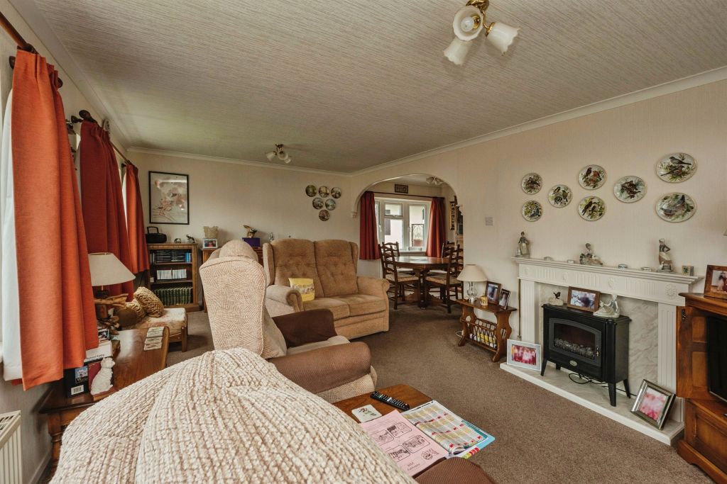 Property photo 2 of 20