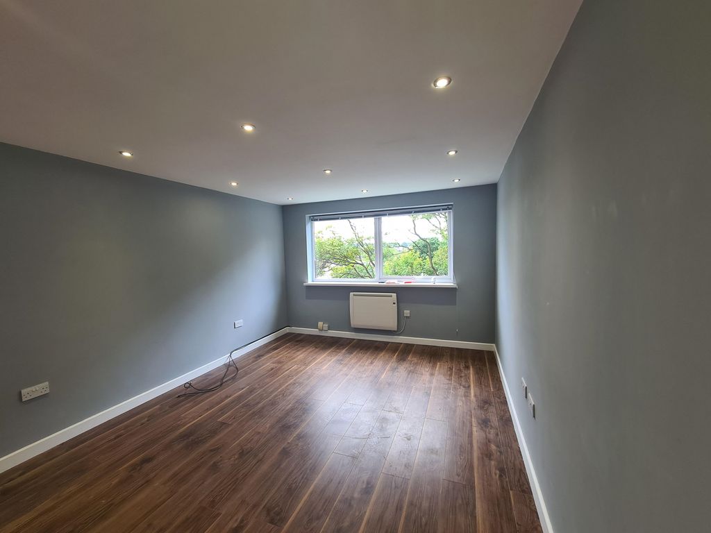 Property photo 2 of 3