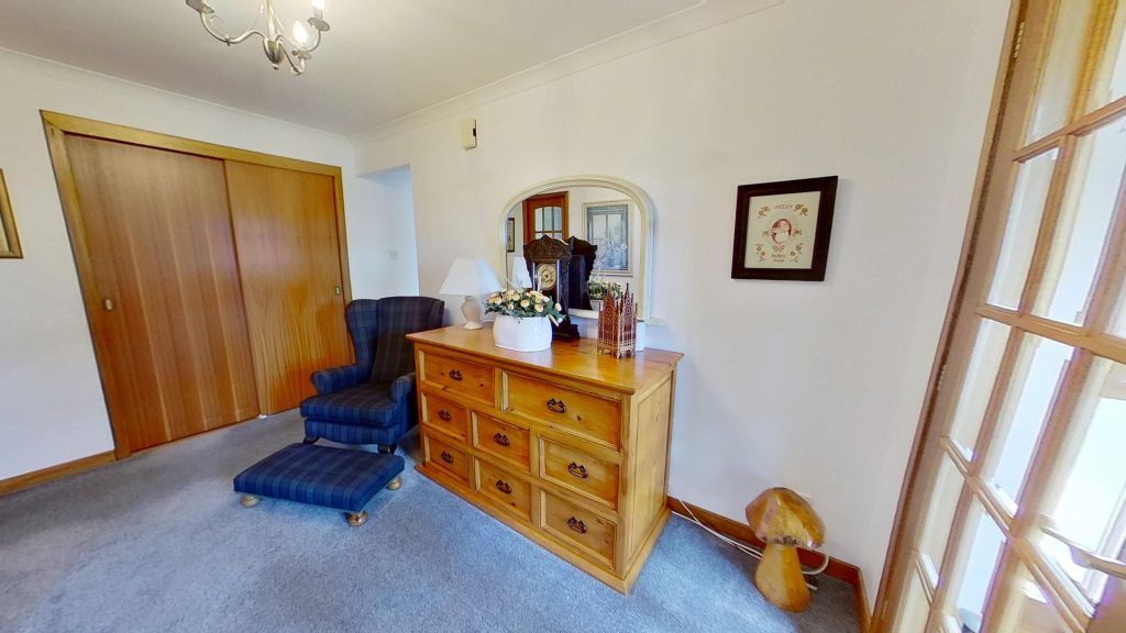 Property photo 3 of 34