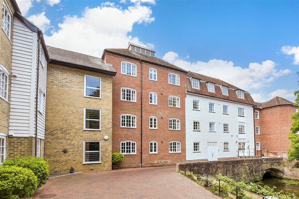 Property photo 3 of 7 External (Web)