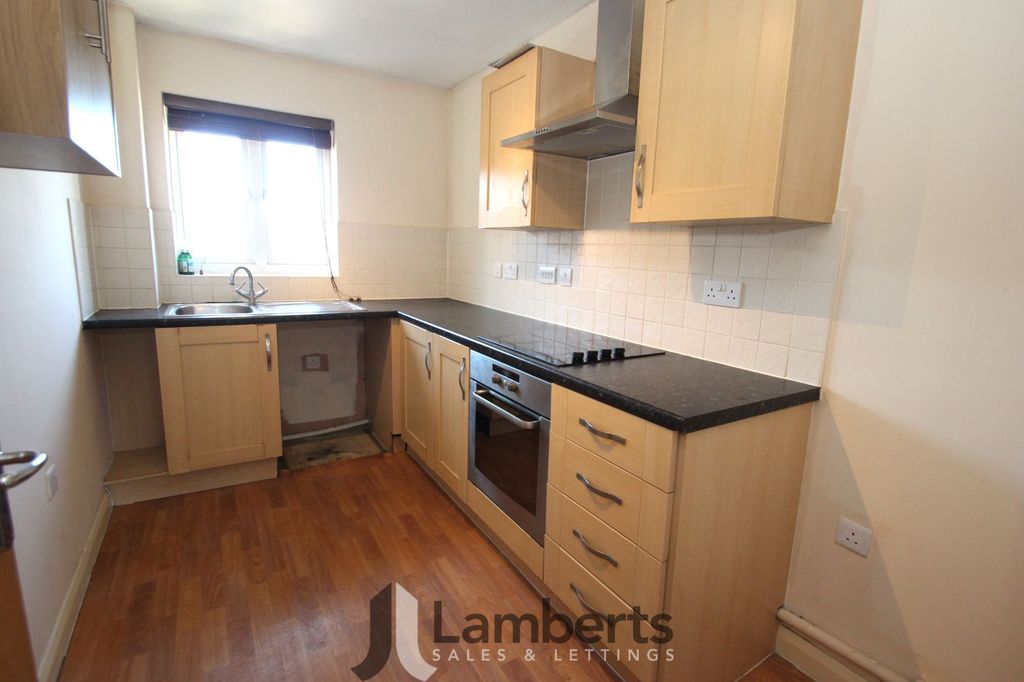 Property photo 2 of 12 Kitchen