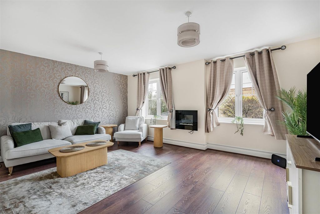 Property photo 2 of 16 Living Room