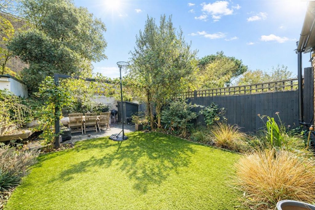 Property photo 3 of 11