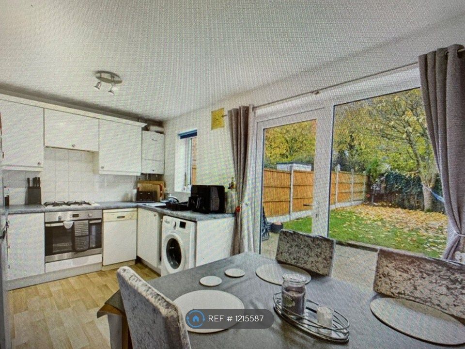 Property photo 3 of 4 Kitchen Dining