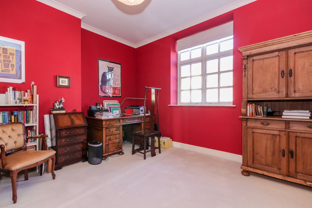 Property photo 3 of 8 Photo 09