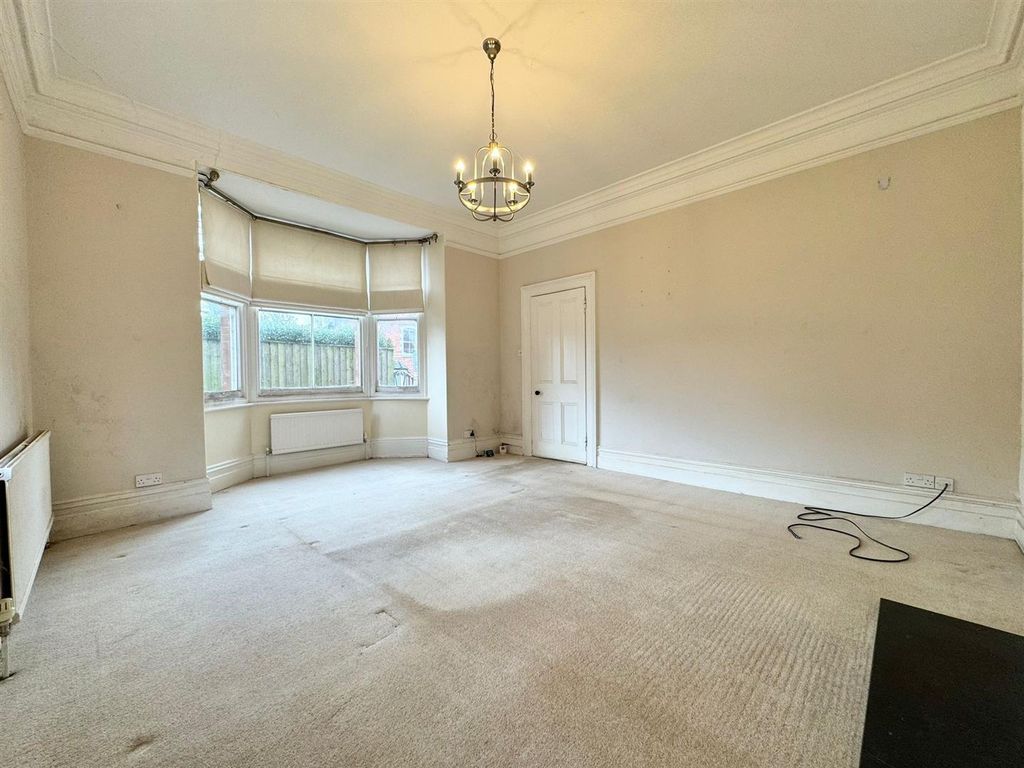 Property photo 2 of 19 Dining Room