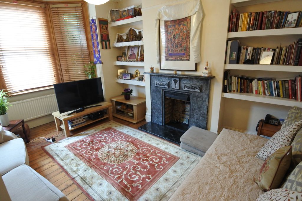 Property photo 2 of 11