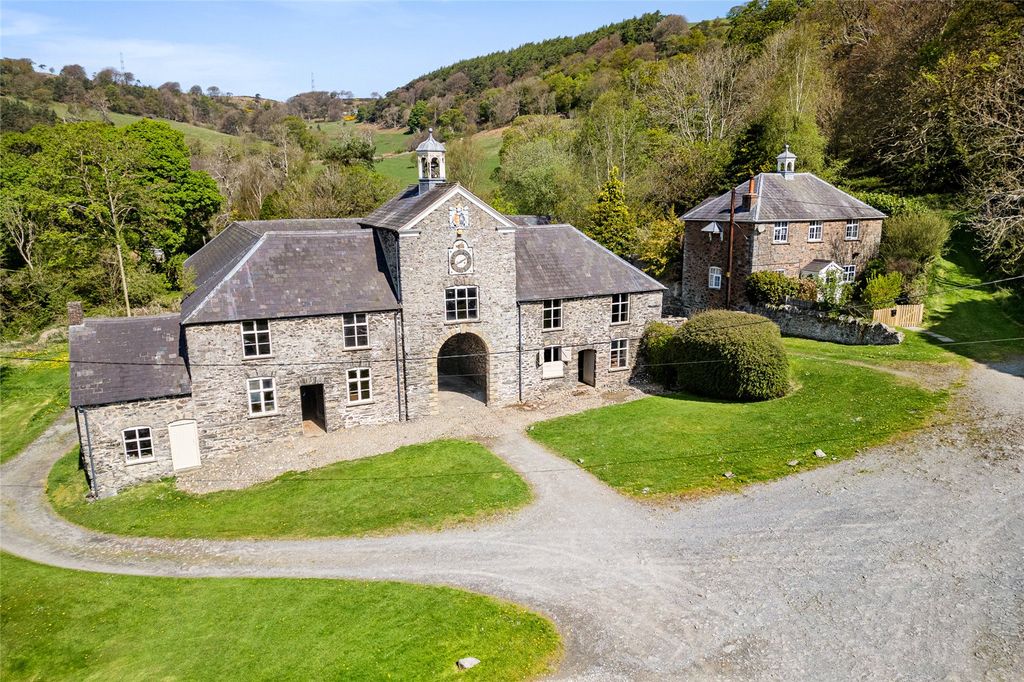 Property photo 3 of 36 The Stables