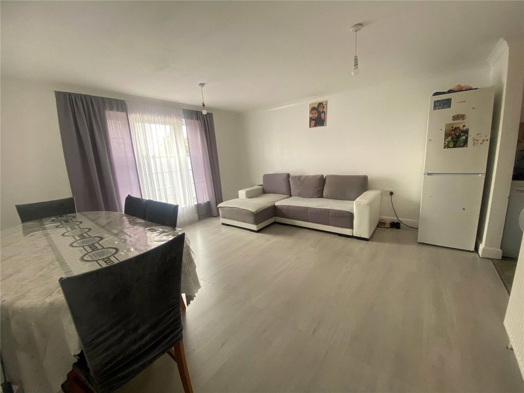 Property photo 1 of 9 Picture No. 05