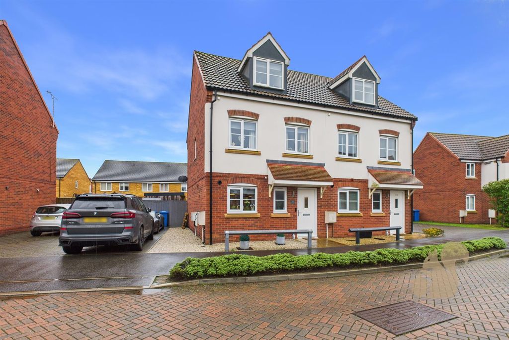 Property photo 1 of 18 Front