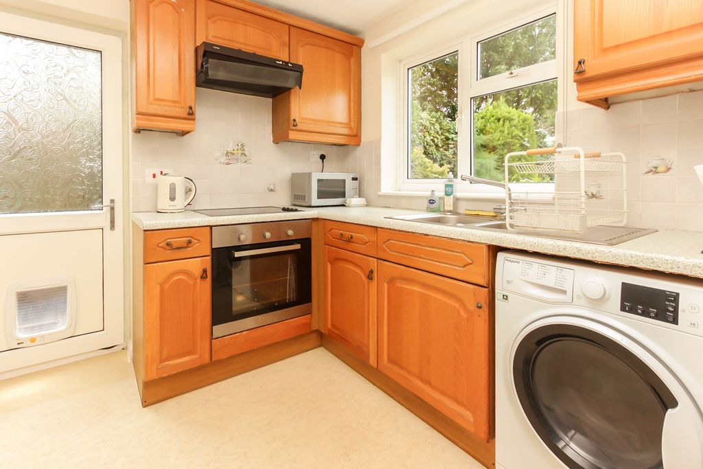 Property photo 2 of 14 Kitchen