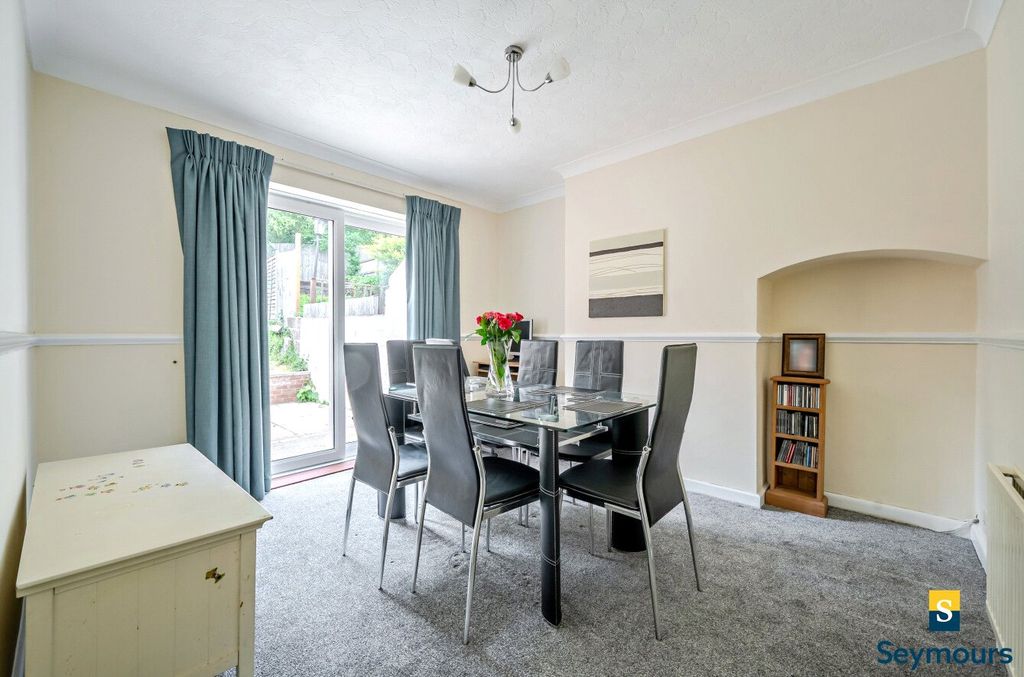 Property photo 3 of 19 Dining Room