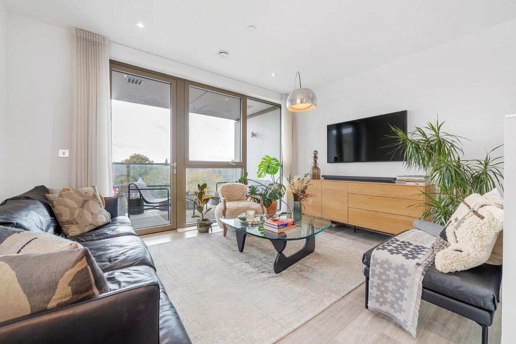 Property photo 3 of 17 Reception (4).Jpg