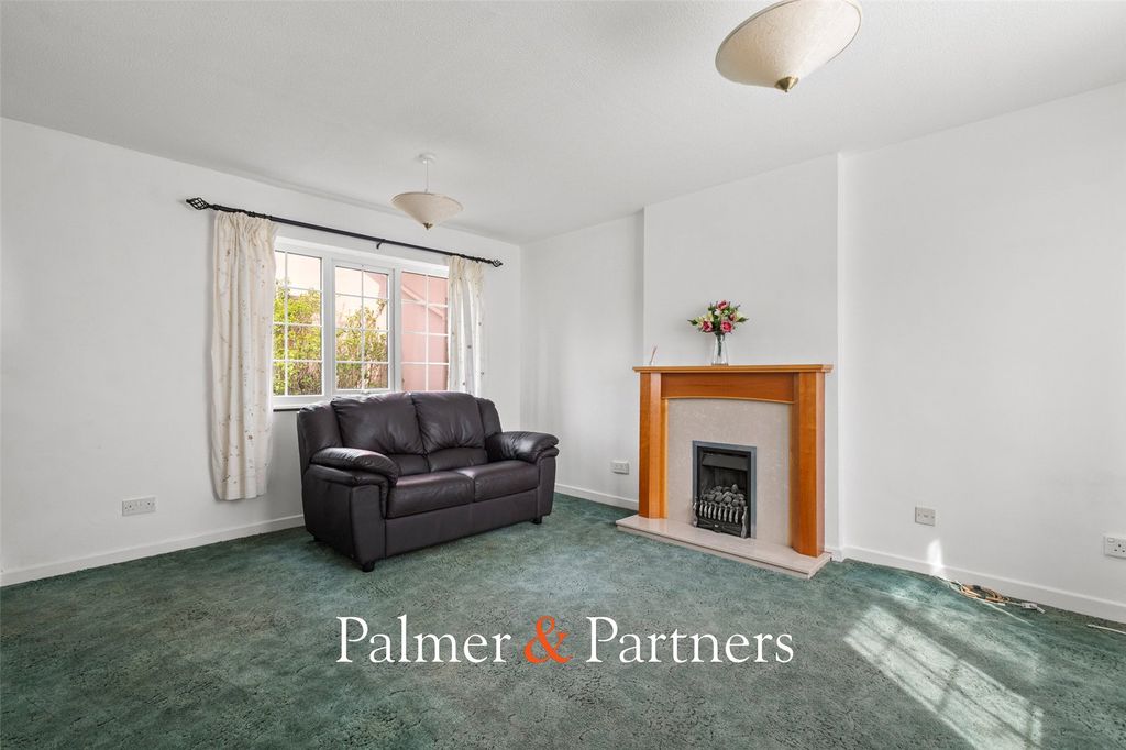 Property photo 2 of 17 Picture No. 27