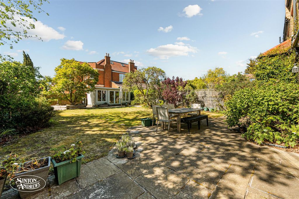 Property photo 3 of 22 21 Elers Road-11.Jpg