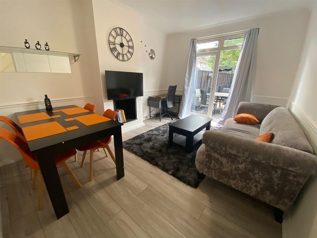 Property photo 3 of 17 c10.Jpg