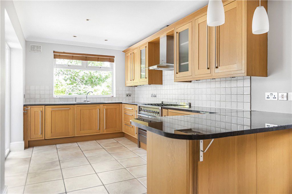 Property photo 3 of 20 Kitchen