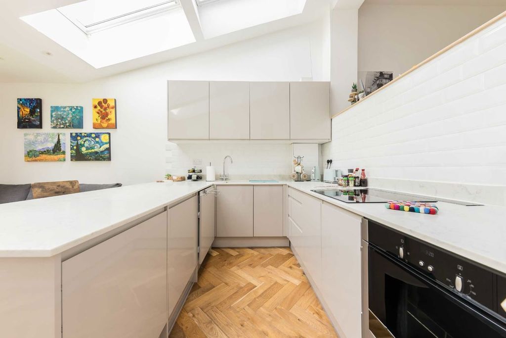 Property photo 3 of 5