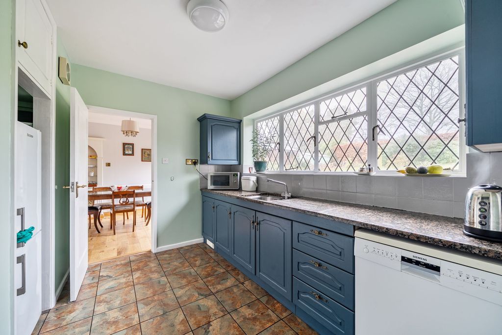 Property photo 3 of 21