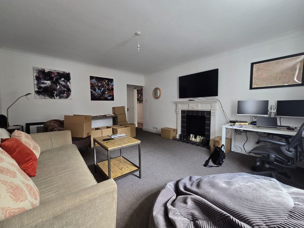 Property photo 1 of 7 Living Area