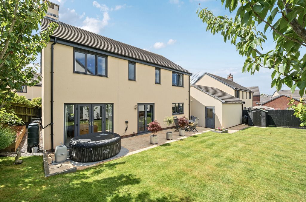 Property photo 2 of 22 2 - 1300724-5-683Db00...