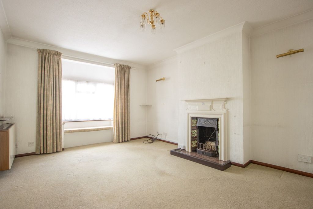 Property photo 3 of 22 5273305