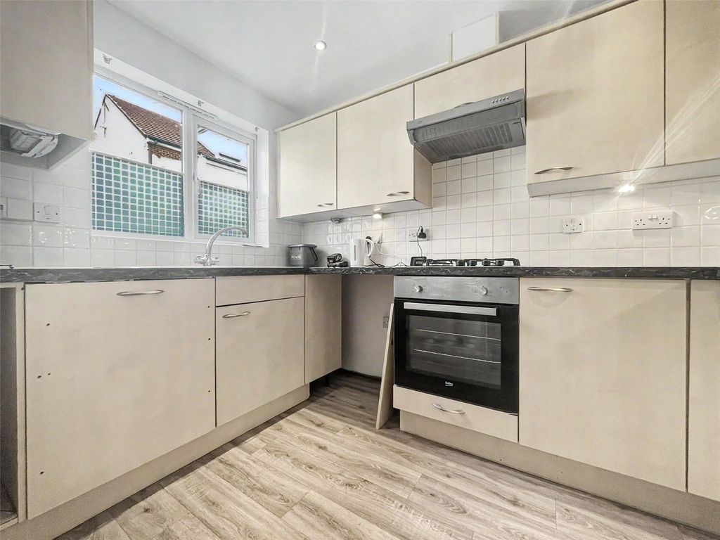 Property photo 2 of 18 Kitchen